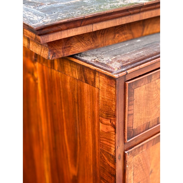 Antique George II Walnut Chest of Drawers, 1740 For Sale - Image 6 of 14