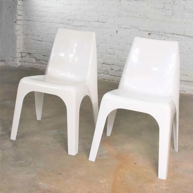 Modern Vintage Modern White Molded Plastic Chairs Style of Kartell 4850 by Castiglioni Et Al - a Pair For Sale - Image 3 of 13
