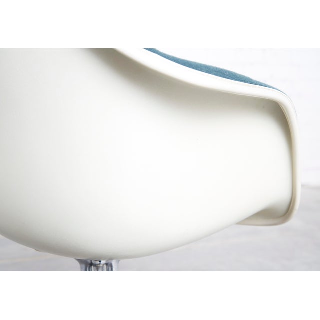 DAX Lafonda Fiberglass Chair by Charles & Ray Eames for Vitra, 1990s, Set of 2 For Sale - Image 11 of 18