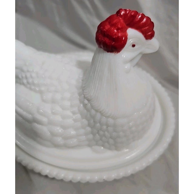 Westmorland Vintage Mid-Century Modern Westmoreland White Milk Glass Hen on Nest Bowl For Sale - Image 4 of 7