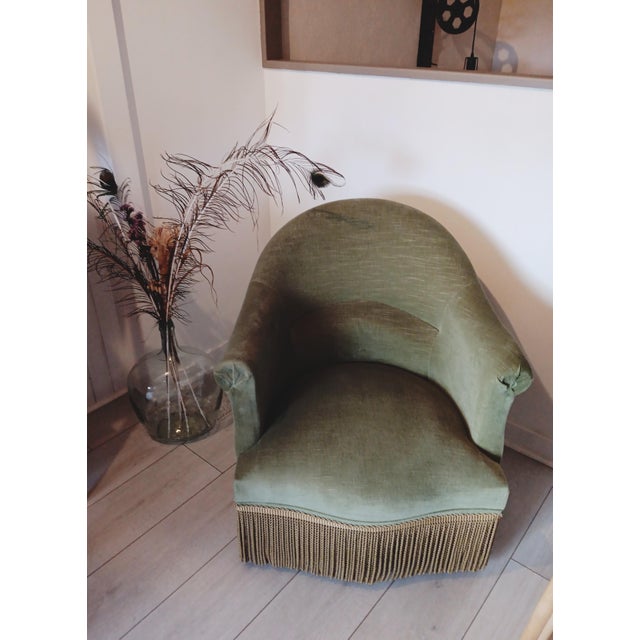 Timeless and ever-so-charming, the toadstool chair transcends eras to grace your home. Our model, upholstered in green...