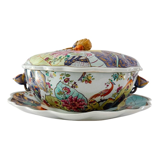 1990s Mottahedeh Tobacco Leaf Porcelain Tureen With Underplate, Hand-Painted With Gilt Details, Portugal For Sale