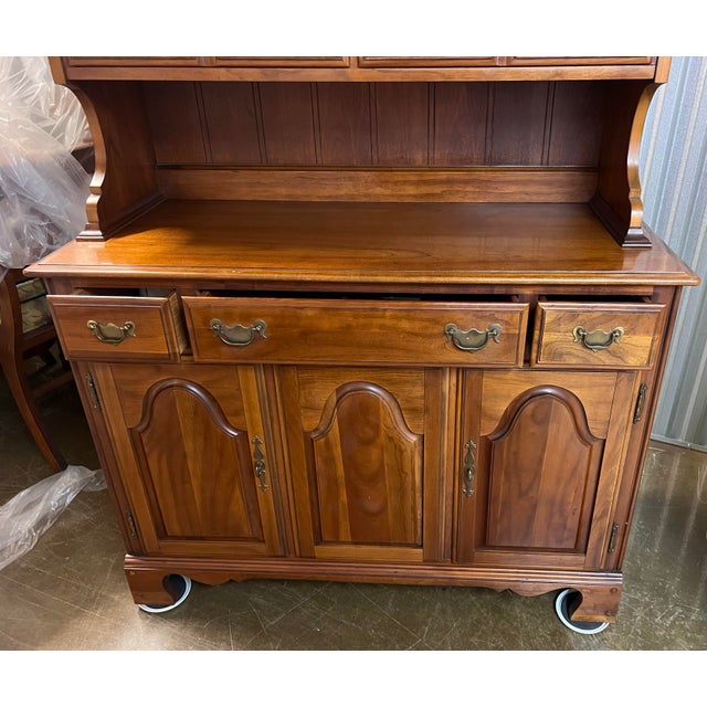 1960s Drexel Heritage Mid-Century Buffet and Hutch in Solid Cherry For Sale In New York - Image 6 of 8