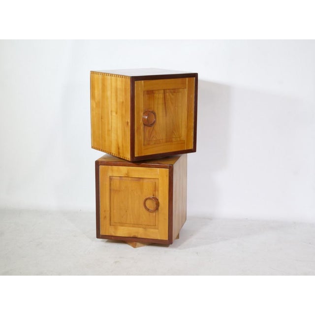 Two rotating cubes made of solid cherry wood. Unique piece, very high-quality craftsmanship. Height: 102.5 cm Width: 46 cm...