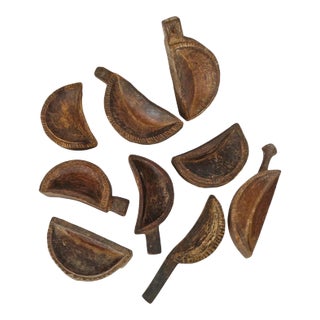 Vintage Rustic Indian Wood Grain Dish For Sale