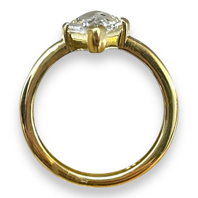 Early 21st Century 18k Gold Gia Certified 2.02ct Lozenge-Cut Diamond Ring For Sale - Image 5 of 5
