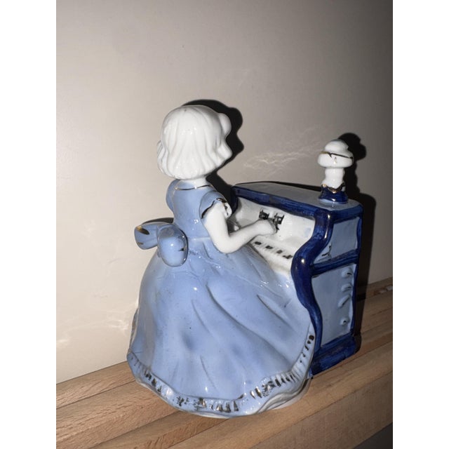 Vintage Ceramic Statue from Capodimonte, 1950 For Sale - Image 6 of 8