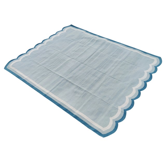 Handmade Cotton Vegetable Dyed Scalloped Edge Rug in Gray With Cream and Teal Blue Border - 9x12 For Sale