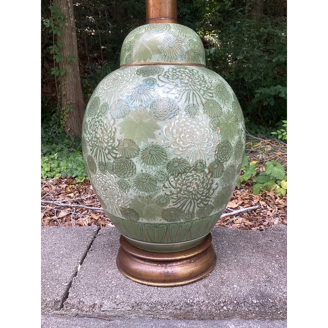 Japanese Vintage Green Chrysanthemum Porcelain Table Lamp With Brass & Wood Accents For Sale - Image 3 of 4
