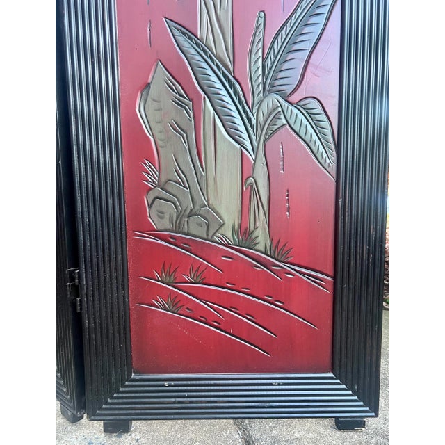 Late 20th Century Late 20th Century Three-Panel Asian Screen With Palm Leaf Accent Red on 1 Side Oak on Other For Sale - Image 5 of 10