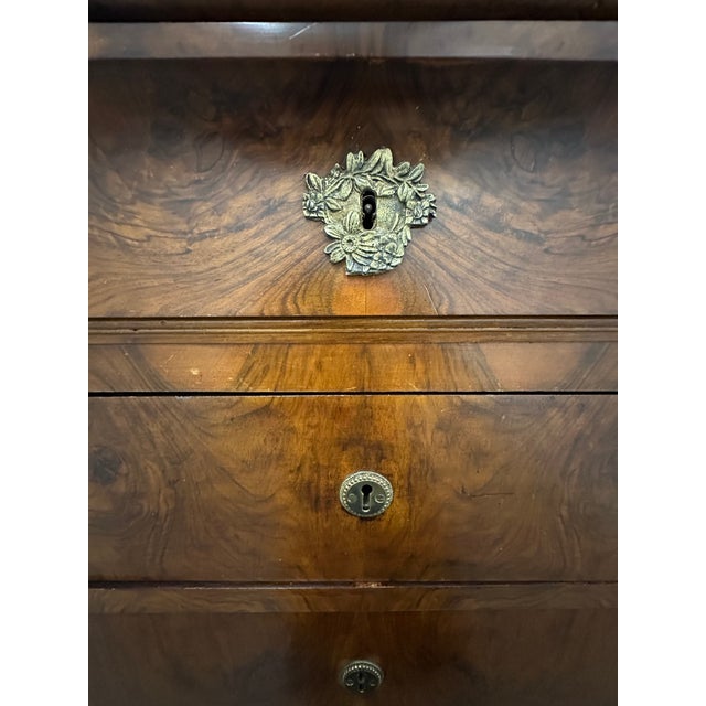 Brown 19th Century French Louis Philippe Walnut Commode With Marble Top and Pulls For Sale - Image 8 of 12