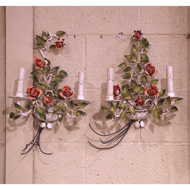 Early 20th Century Pair of Early 20th Century French Painted Metal Roses & Leaves Wall Sconces For Sale - Image 5 of 7