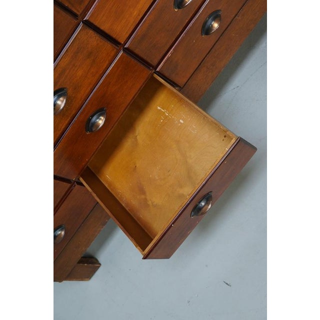 English Beech and Glass Shop Counter Cabinet, 1920s For Sale - Image 9 of 18