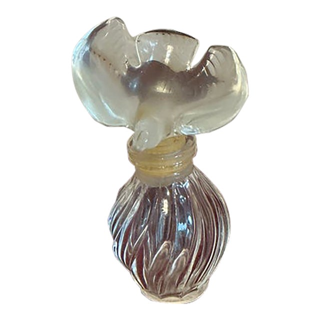 Small Lalique‑Designed Nina Ricci L’Air Du Temps Dove Bottle, C. 1970 For Sale