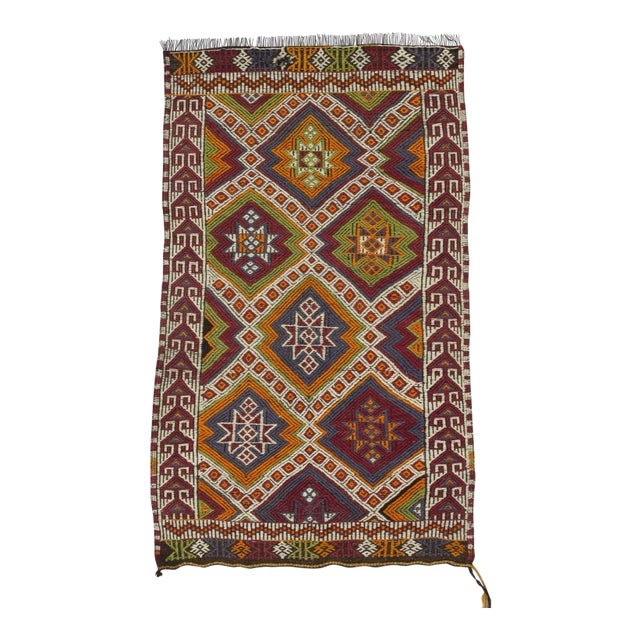 Vintage Embroidered Kilim Rug - 2'8" x 4'7" For Sale