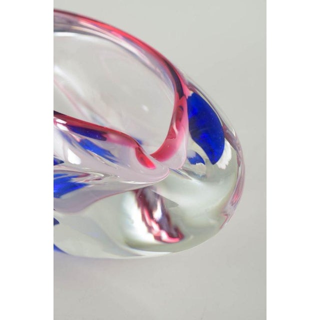 Organic-Shaped Murano Sommerso Art Glass Bowl, 1960s For Sale - Image 3 of 5