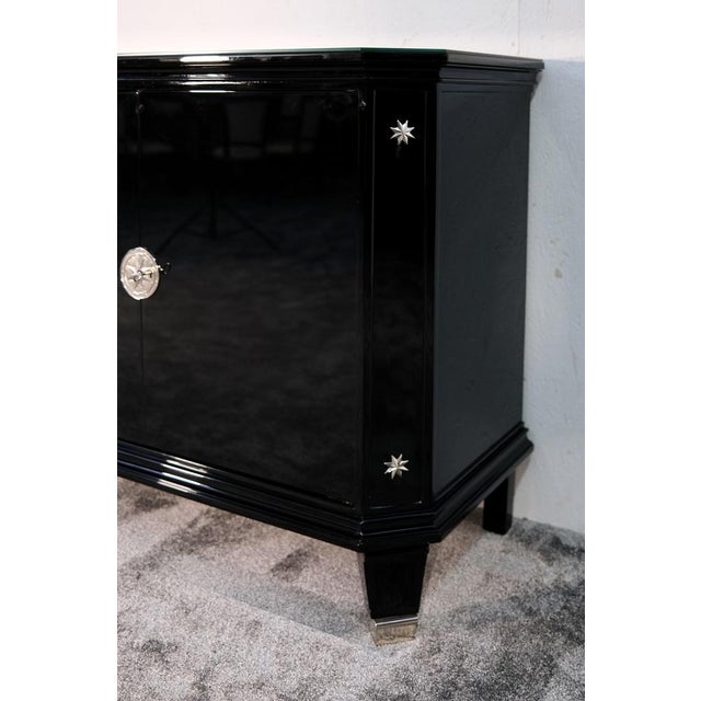 Art Deco Sideboard, 5 Drawers in the Center, Black High-Gloss Lacquer with Metal Emblems, 1930s For Sale - Image 4 of 12