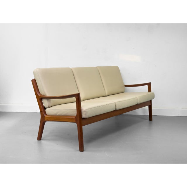 Cado 3-Seater Senator Sofa in Leather and Teak by Ole Wanscher for Cado, 1977 For Sale - Image 4 of 18