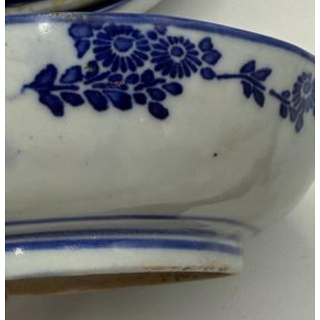 Imari Porcelain Set of Four Late 19th-Century Japanese Imari Porcelain Bowls — Rare Blue & White Floral Design For Sale - Image 4 of 6