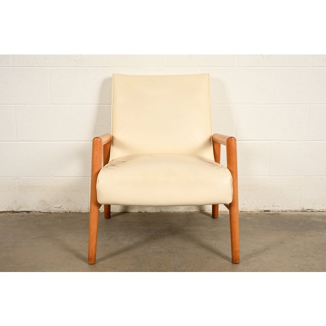 A gorgeous Mid-Century Modern club chair or lounge chair By Leslie Diamond for Conant Ball USA, 1950s Sculpted solid birch...