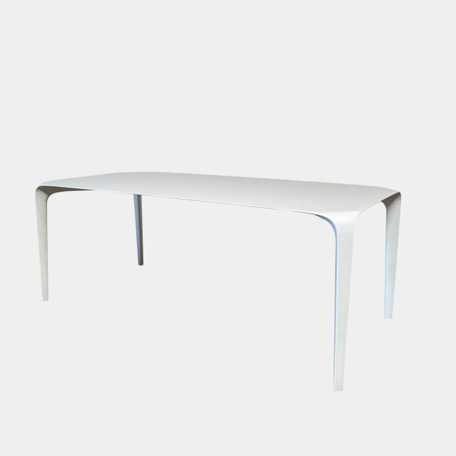 The B&B Italia Link dining table is unlike any other table on the market. Its unique, moulded design and continuous,...