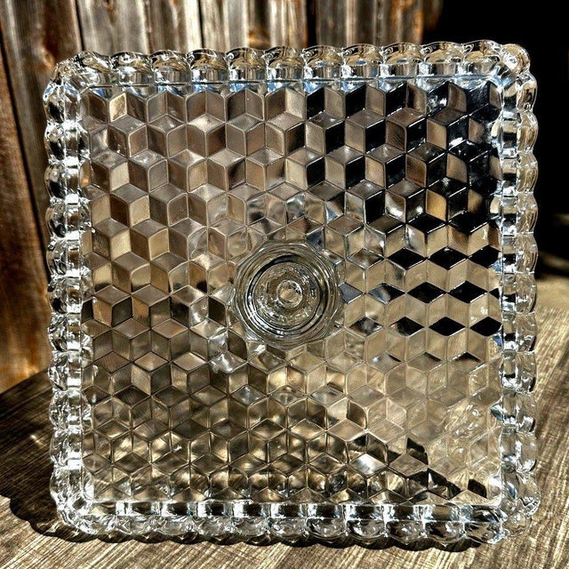 Fostoria 1920s Art Deco Fostoria Retired 1915-82 American Clear Cube Square Cake Stand Rum Well For Sale - Image 4 of 8