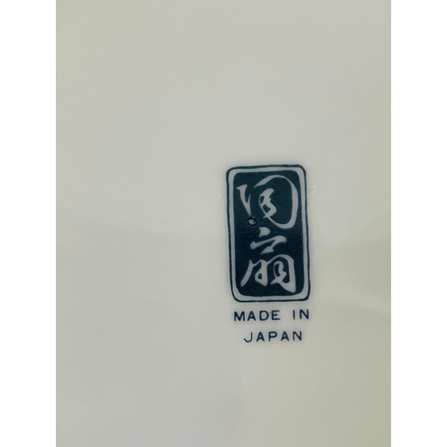 Set 5 Arita Imari Fan 7 1/4” Salad Lunch Plates Scalloped Made in Japan. Signed. For Sale - Image 4 of 6