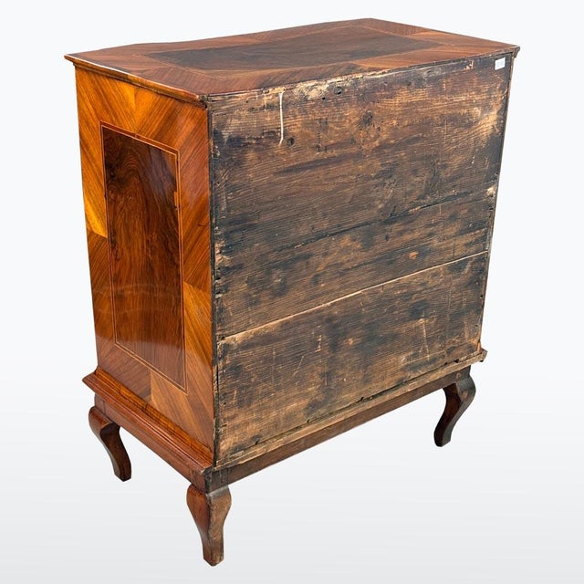 Early 19th Century Antique Neoclassical Chest of Drawers with Inlays, 1810s For Sale - Image 5 of 12
