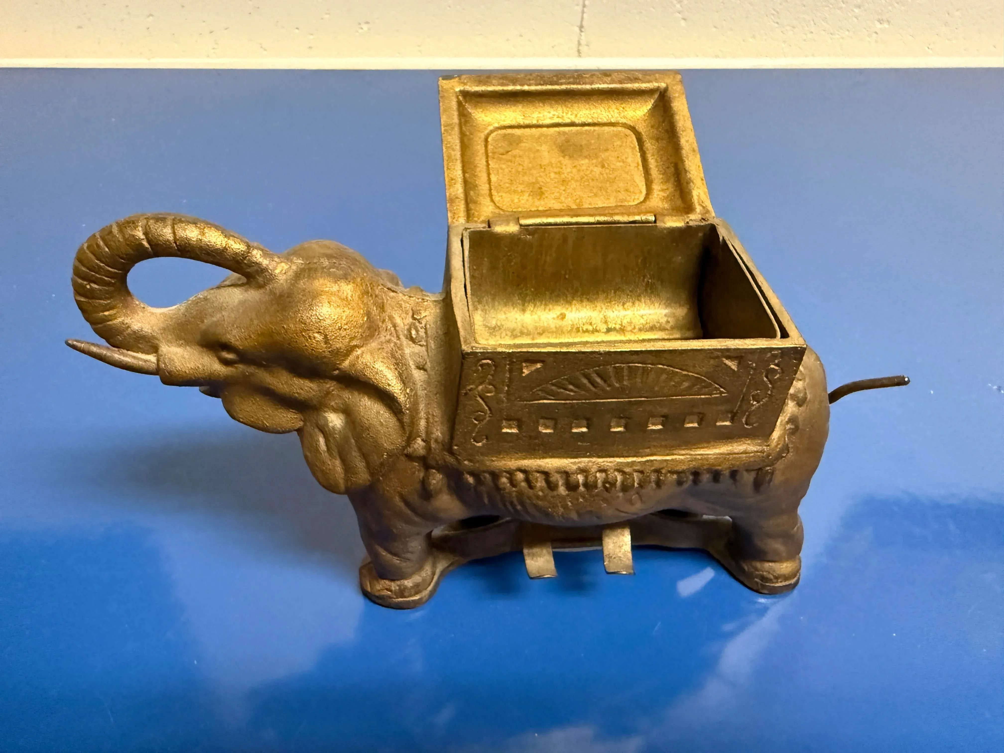 smoking elephant cigarette dispenser Vintage Cast Iron Elephant Style Cigarette Dispenser