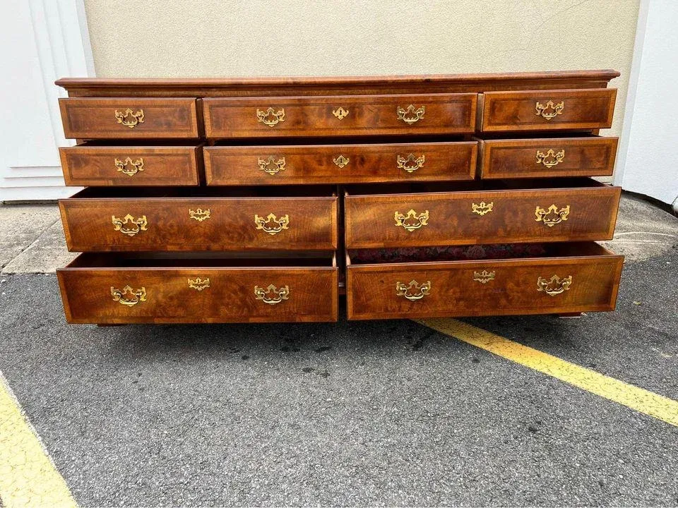 Late 20th Century Henredon Aston Court Chippendale Style 10