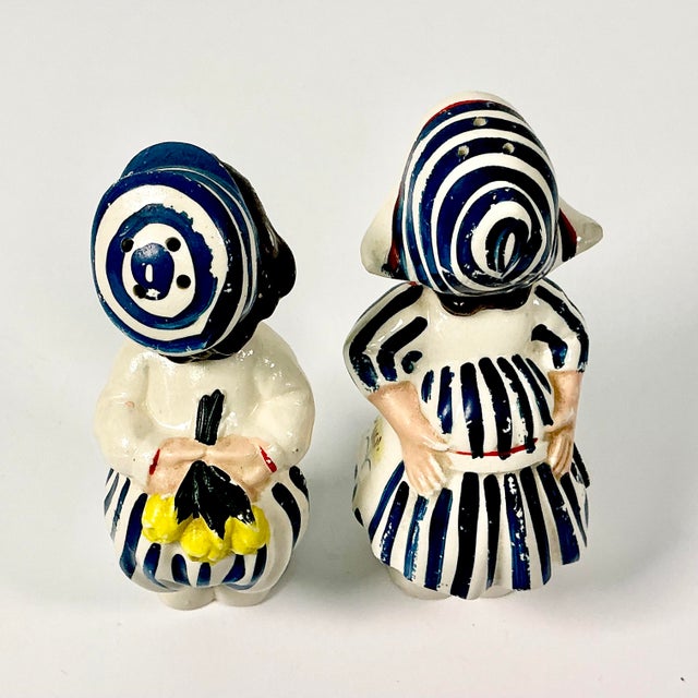 1930s Boho Chic Danish Kissing Dutch Kids Salt & Pepper Shakers - A Pair. For Sale - Image 9 of 10