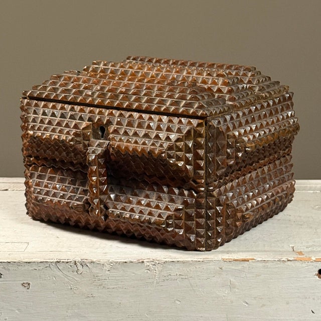 1930s Antique Chip Carved 5 Layer Tramp Art Box With Yankee Victors Collage For Sale - Image 5 of 12