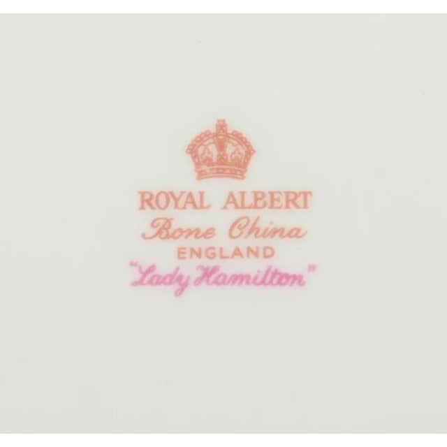 1930s Royal Albert, England. Set of Six Lady Hamilton Plates with Floral Motifs., 1930s, Set of 6 For Sale - Image 5 of 6