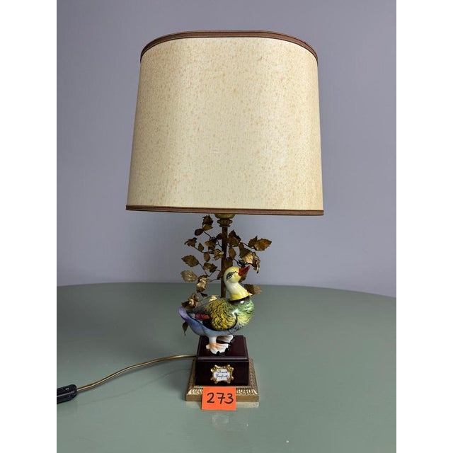 Mid-Century Modern Italian Hollywood Regency Porcelain Waterbird Table Lamp with Sculptural Brass Foliage attributed to Giulia Mangani, Italy, 1970s For Sale - Image 3 of 16