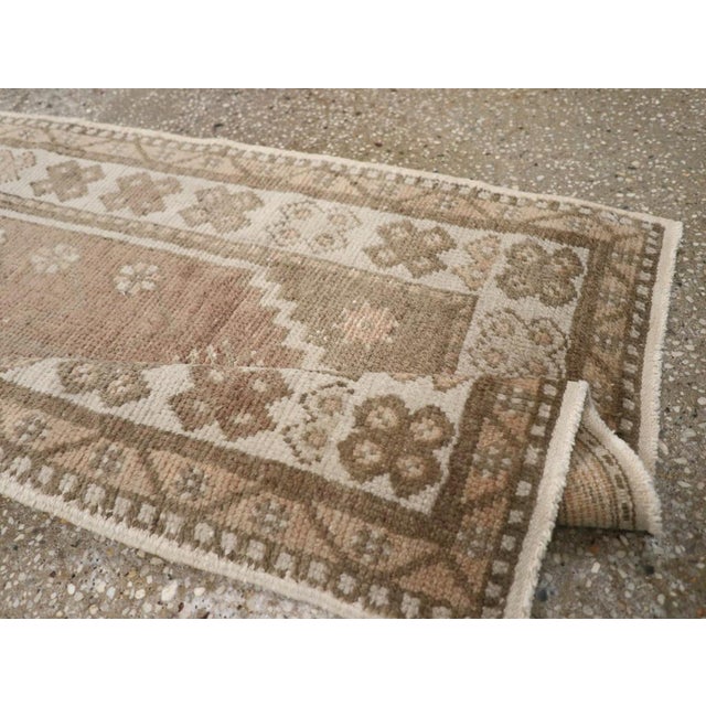 Textile Galerie Shabab Collection Mid-20th Century Turkish Oushak Throw Rug For Sale - Image 7 of 8