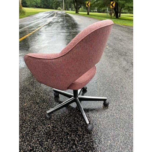 Mid-Century Modern Eero Saarinen for Knoll Executive Armchair, Mid-Century Modern For Sale - Image 3 of 9