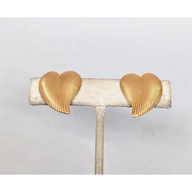 Napier Vintage 1982 Signed Napier Goldtone Ribbed Heart Clip Earrings-2 Pieces For Sale - Image 4 of 7