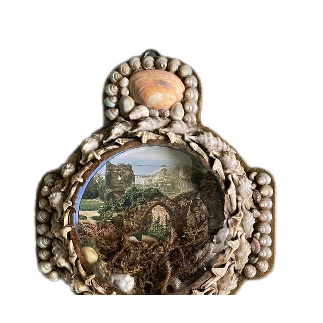 Traditional Anchor-Shaped Seashell Valentine Diorama With Architectural Ruins For Sale - Image 3 of 7