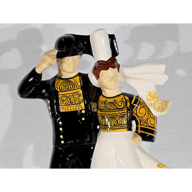 Bigouden Dancer Couple by R. Micheau-Vernez for Henriot Quimper, Mid-20th Century For Sale - Image 6 of 18