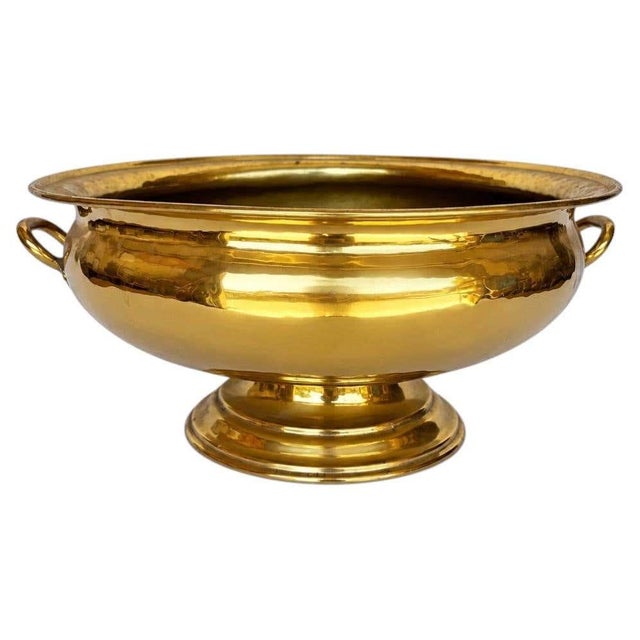 Early 20th Century Arts and Crafts Footed Brass Bowl with Ring Handles 1920s For Sale - Image 14 of 17