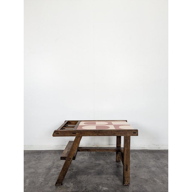 Reconstruction Bar Coffee Table, in Very Good conditions.