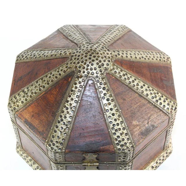 Mid 20th Century Large Asian Decorative Wooden Jewelry Box With Hammered Brass Metal Overlay For Sale - Image 4 of 13