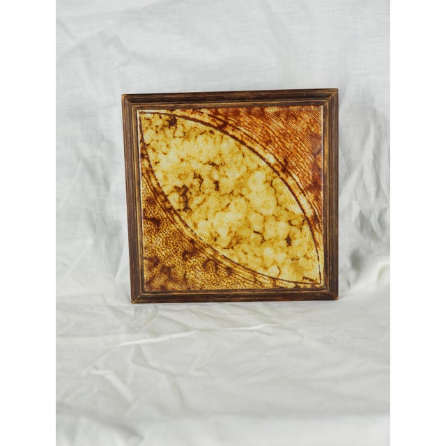 French 1960s French Wood and Ceramic Trivet With a Large Eye in Shades of Beige For Sale - Image 3 of 11