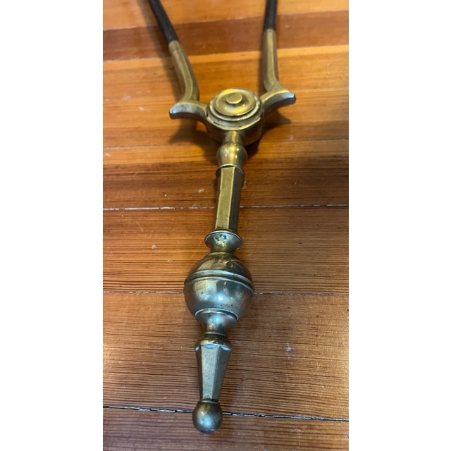 Early 19th Century Antique Early 19th Century American Federal Brass & Iron Fireplace Tongs 1800 - 1820 For Sale - Image 5 of 12