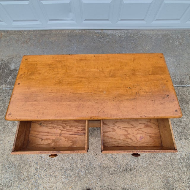 Early 20th Century American Solid Maple Two Over Two Chest of Drawers Dresser For Sale - Image 4 of 15