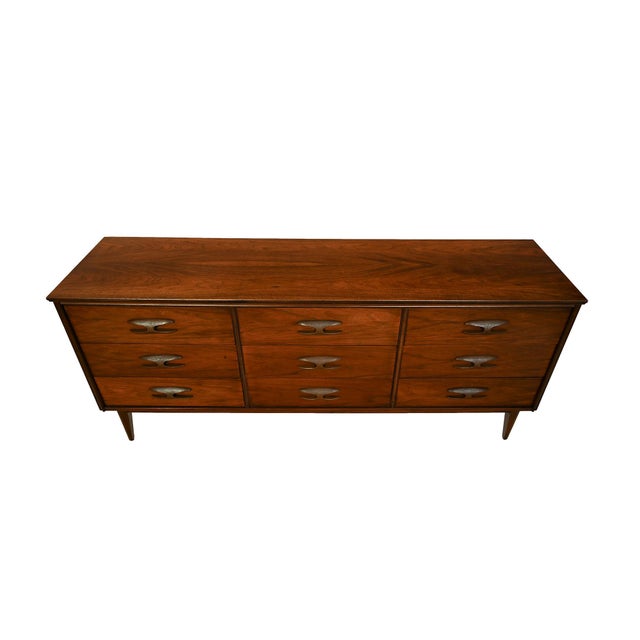 1960s Walnut Long Chest Bassett Furniture Sculptique Mid Century Modern For Sale In Washington DC - Image 6 of 7
