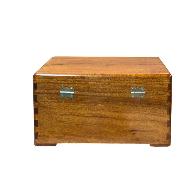 1980s Chinese Medium Brown Rectangular Camphor Wood Storage Box Chest For Sale - Image 5 of 9