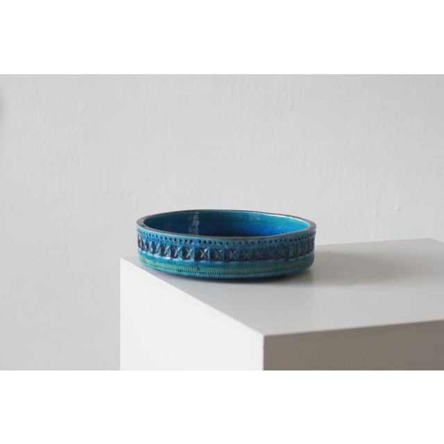 Ceramic Mid-Century Modern Rimini Blue Ceramic Bowl by Aldo Londi for Bitossi For Sale - Image 7 of 7