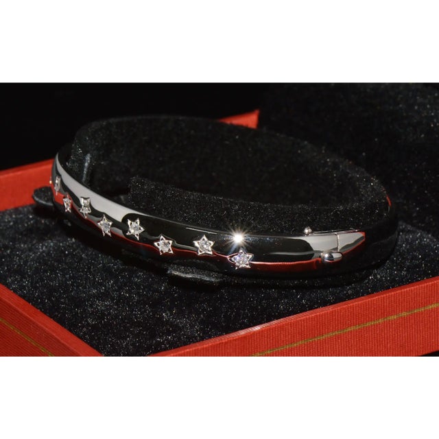 Designer Natural 0.35cts Diamond 18k Solid Gold Celestial Starburst Stacking Bangle For Sale - Image 13 of 15