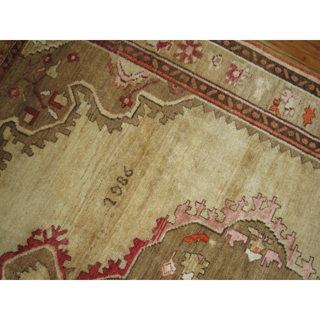 Late 20th Century Traditional Turkish Kars Anatolian Room Size Rug For Sale - Image 4 of 6